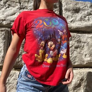 2004 Disney T-shirt (LARGE)